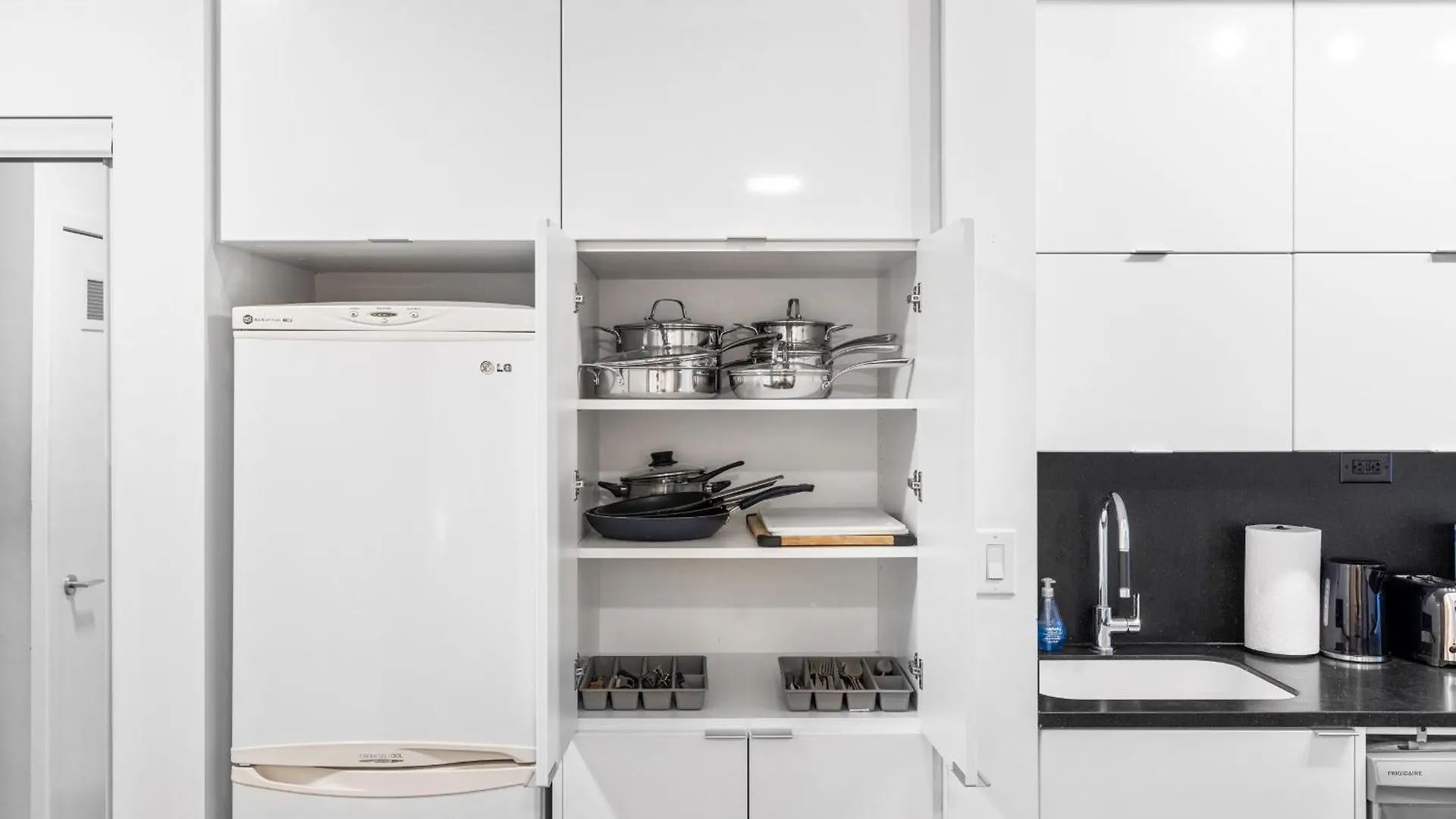 アパート Charming 2Br Condo Near Cn Tower & Harbourfront トロント