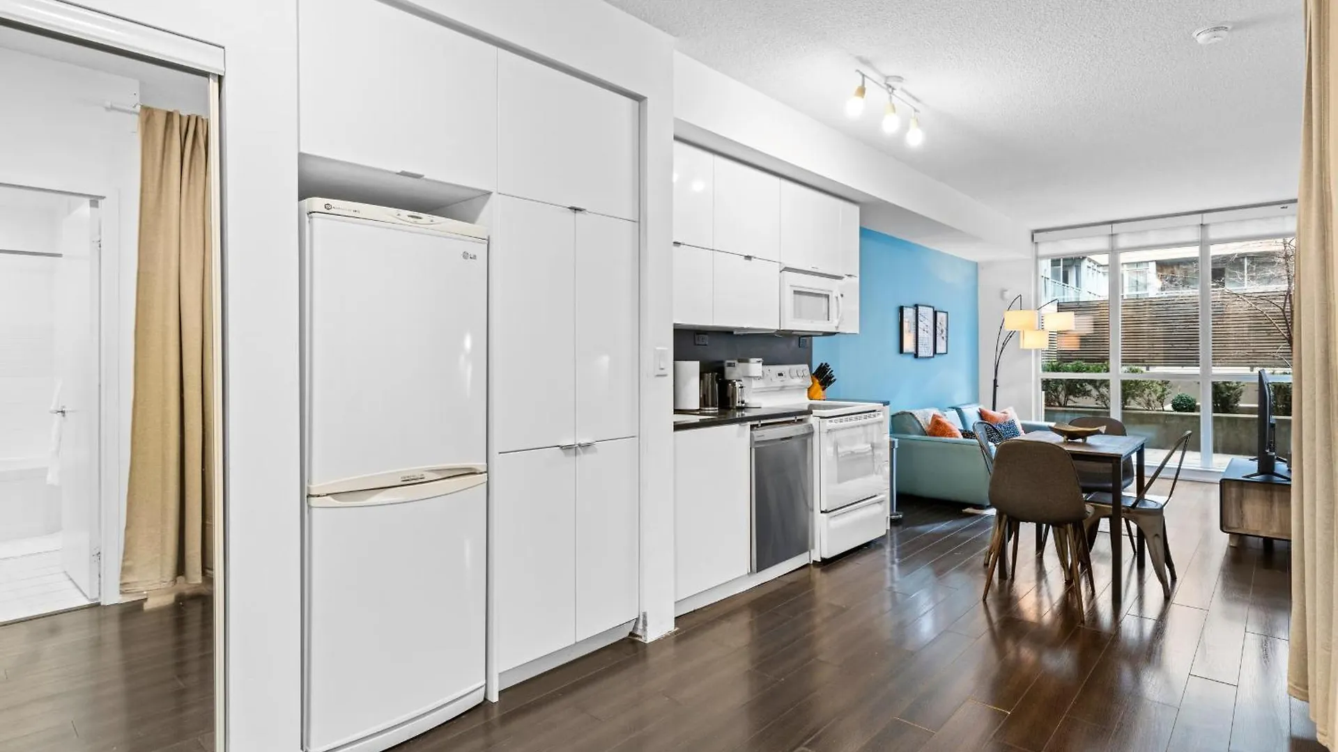 Charming 2Br Condo Near Cn Tower & Harbourfront トロント 0*,