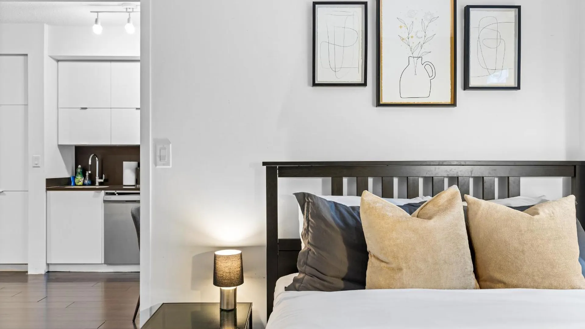 شقة Charming 2Br Condo Near Cn Tower & Harbourfront تورونتو